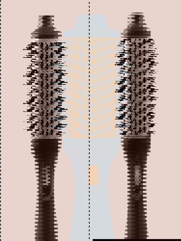 Noira hot air brush style & volume